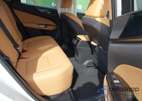 2025 Lexus Nx 350 Premium z USA, uszkodzony, nr VIN JTJGGCEZ6S5010988